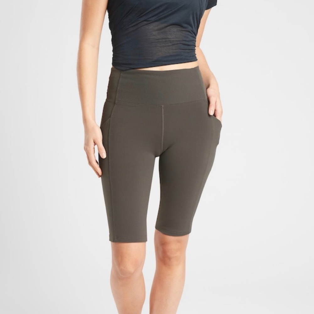 Athleta NEW Arbor Olive Excursion Hybrid Short XXS